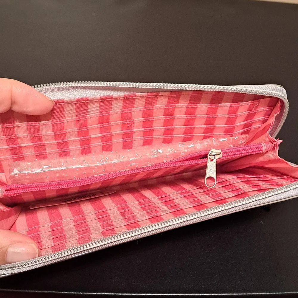 Victoria's Secret Angel Wallet. Shimmering Silver - Picture 5 of 6